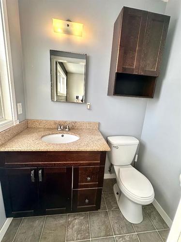 9239 107 Avenue, Grande Prairie, AB - Indoor Photo Showing Bathroom