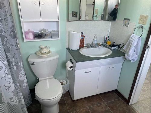 310 2 Avenue, Brownvale, AB - Indoor Photo Showing Bathroom