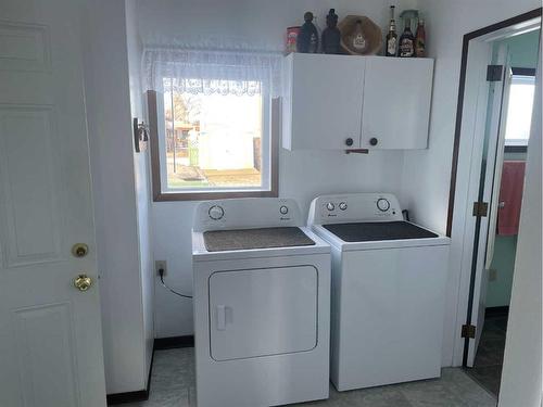 310 2 Avenue, Brownvale, AB - Indoor Photo Showing Laundry Room