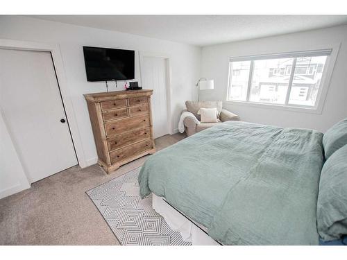 11306 59 Avenue, Grande Prairie, AB - Indoor Photo Showing Bedroom
