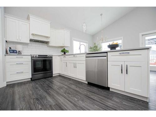 11306 59 Avenue, Grande Prairie, AB - Indoor Photo Showing Kitchen With Upgraded Kitchen