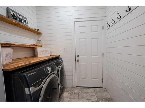 7466 91 Street, Grande Prairie, AB - Indoor Photo Showing Laundry Room