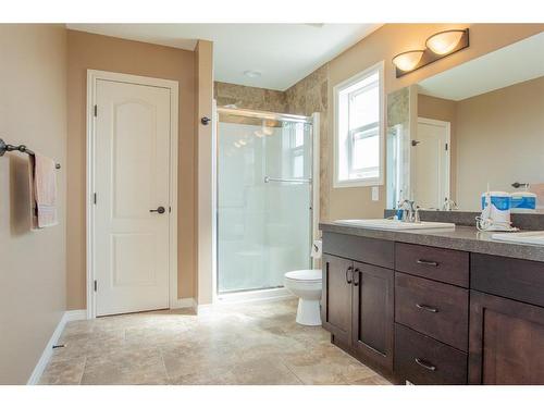 8833 73 Avenue, Grande Prairie, AB - Indoor Photo Showing Bathroom