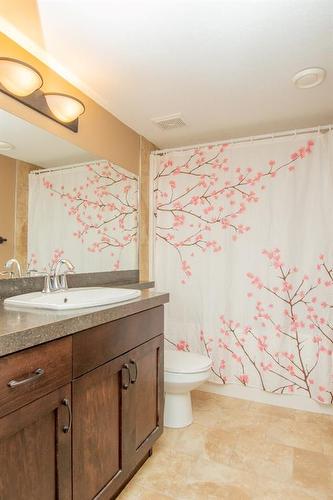 8833 73 Avenue, Grande Prairie, AB - Indoor Photo Showing Bathroom