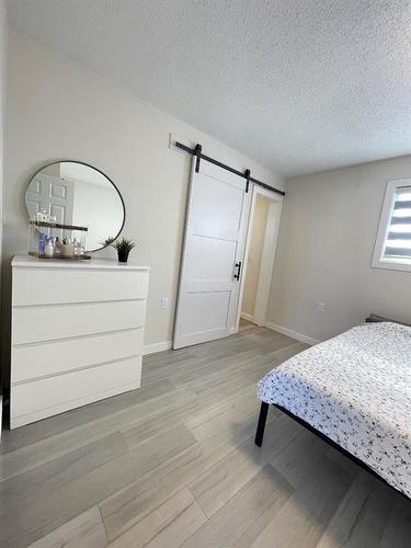 4313-50A Avenue, High Prairie, AB - Indoor Photo Showing Bedroom