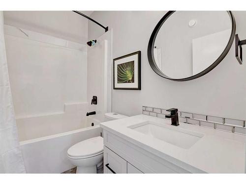 9205 Lakeshore Drive, Grande Prairie, AB - Indoor Photo Showing Bathroom