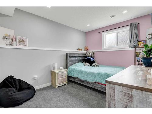 9205 Lakeshore Drive, Grande Prairie, AB - Indoor Photo Showing Bedroom