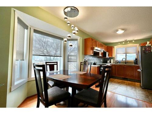 9109 136 Avenue, Peace River, AB - Indoor Photo Showing Dining Room