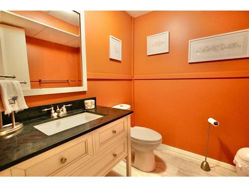 9109 136 Avenue, Peace River, AB - Indoor Photo Showing Bathroom