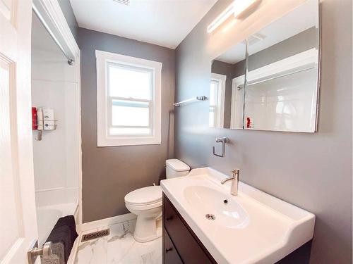 4728 53 Street, Rycroft, AB - Indoor Photo Showing Bathroom