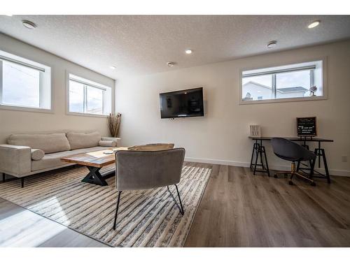 12033 77 Avenue, Grande Prairie, AB - Indoor Photo Showing Living Room