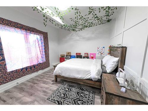 5814 90 Street, Grande Prairie, AB - Indoor Photo Showing Bedroom