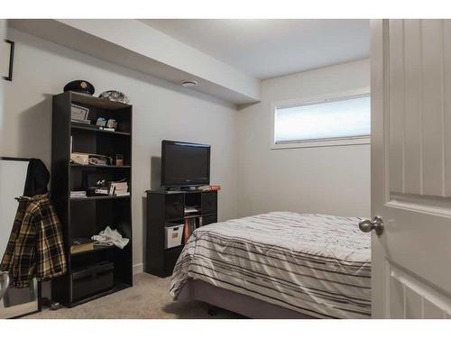 9615 113 Avenue, Clairmont, AB - Indoor Photo Showing Bedroom