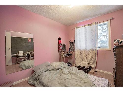5237 54 Avenue, Berwyn, AB - Indoor Photo Showing Bedroom