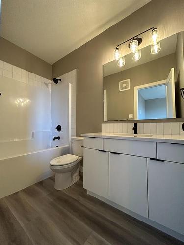 11310 107 Avenue, Grande Prairie, AB - Indoor Photo Showing Bathroom