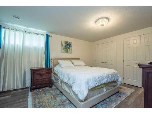11826 86A Street, Grande Prairie, AB - Indoor Photo Showing Bedroom