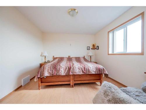 10601 126 Avenue, Grande Prairie, AB - Indoor Photo Showing Bedroom