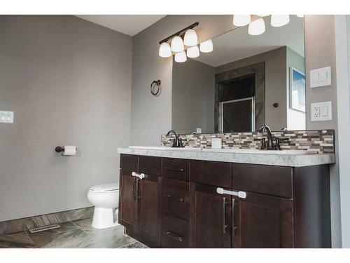 7518 115B Street, Grande Prairie, AB - Indoor Photo Showing Bathroom