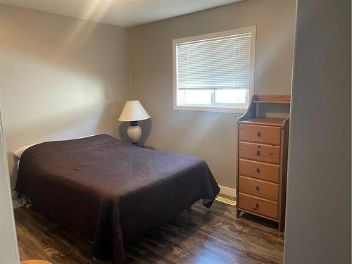 10510 90 Street, Peace River, AB - Indoor Photo Showing Bedroom
