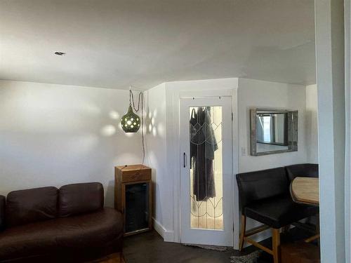 10104 99 Street, Nampa, AB - Indoor Photo Showing Other Room