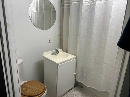 10104 99 Street, Nampa, AB - Indoor Photo Showing Bathroom