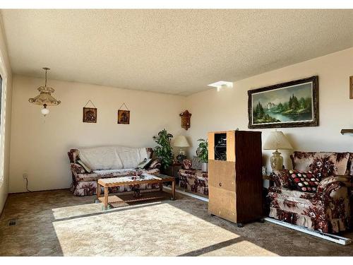 815059 Rge Rd 31, Rural Fairview No. 136, M.D. Of, AB - Indoor Photo Showing Living Room
