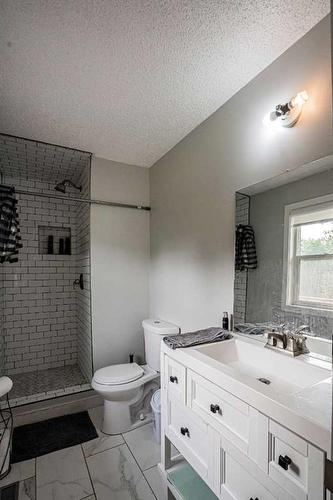 104 843058 Range Road 222, Rural Northern Lights, County Of, AB - Indoor Photo Showing Bathroom