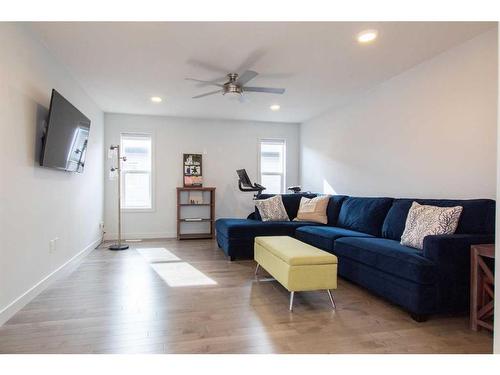 8522 71A Avenue, Grande Prairie, AB - Indoor Photo Showing Living Room