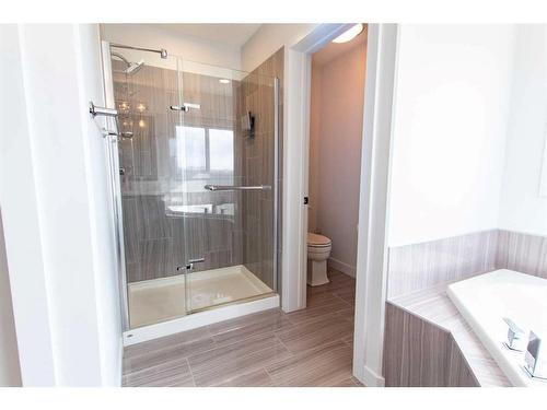 8522 71A Avenue, Grande Prairie, AB - Indoor Photo Showing Bathroom