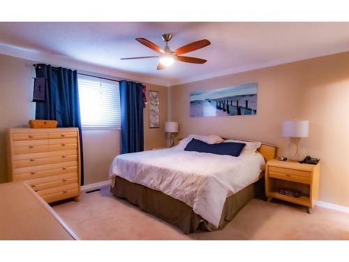 25-714053 Range Road 73, Rural Grande Prairie No. 1, County Of, AB - Indoor Photo Showing Bedroom