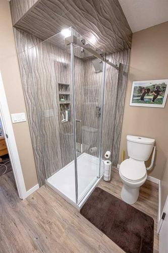 8101 106 Street, Grande Prairie, AB - Indoor Photo Showing Bathroom