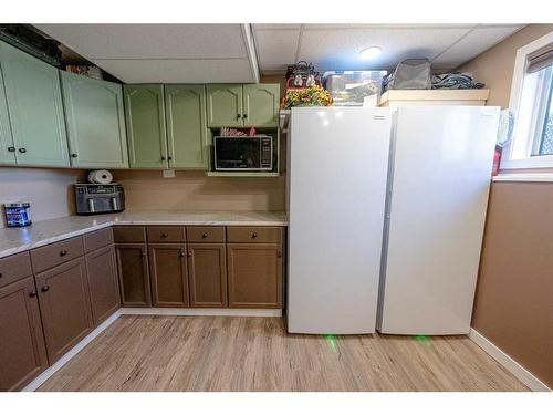 8101 106 Street, Grande Prairie, AB - Indoor Photo Showing Kitchen