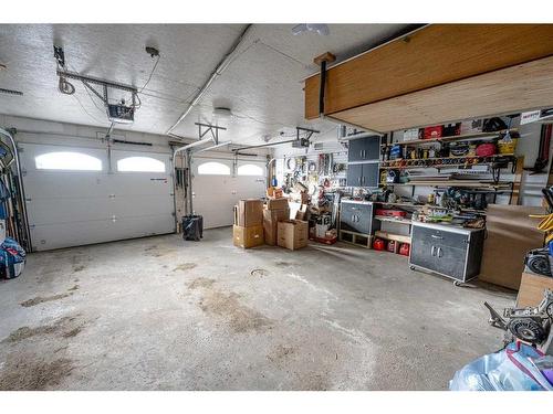 8101 106 Street, Grande Prairie, AB - Indoor Photo Showing Garage