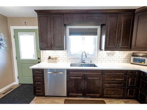 8101 106 Street, Grande Prairie, AB - Indoor Photo Showing Kitchen With Double Sink