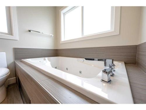 10206 124A Avenue, Grande Prairie, AB - Indoor Photo Showing Bathroom