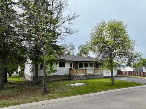 515 7 Avenue, Beaverlodge, AB - Outdoor With Facade