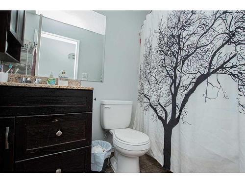 9313 101 Avenue, Grande Prairie, AB - Indoor Photo Showing Bathroom