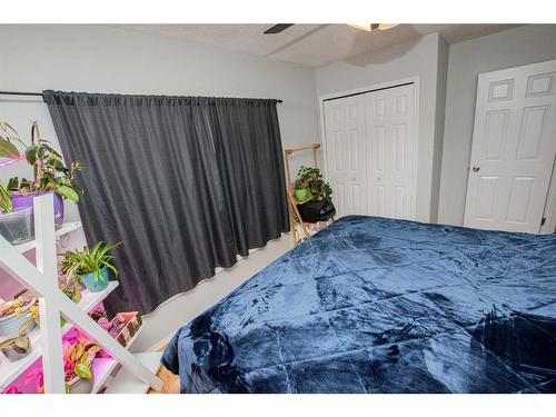 9313 101 Avenue, Grande Prairie, AB - Indoor Photo Showing Bedroom
