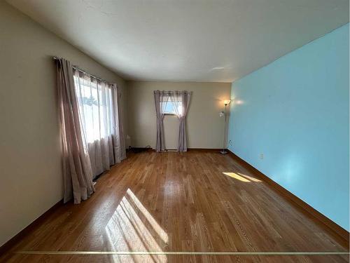 108 6 Avenue Sw, Falher, AB - Indoor Photo Showing Other Room