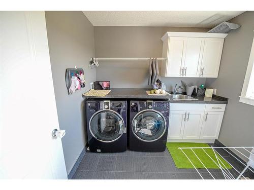 10817 Lexington Street, Rural Grande Prairie No. 1, County Of, AB - Indoor Photo Showing Laundry Room