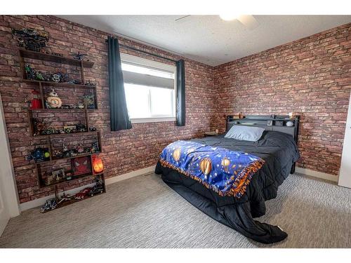 10817 Lexington Street, Rural Grande Prairie No. 1, County Of, AB - Indoor Photo Showing Bedroom