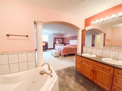 4527 49 Street, Rycroft, AB - Indoor Photo Showing Bathroom