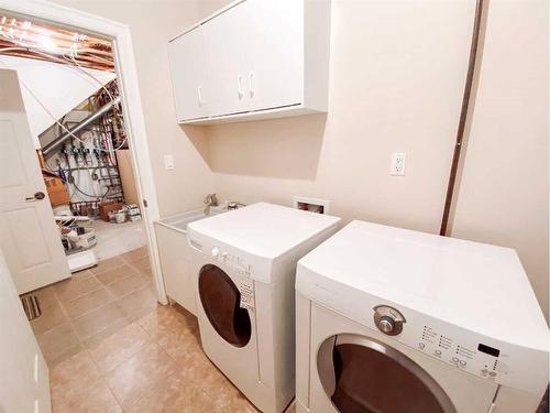4527 49 Street, Rycroft, AB - Indoor Photo Showing Laundry Room