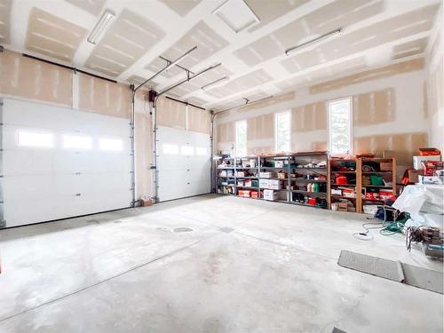 4527 49 Street, Rycroft, AB - Indoor Photo Showing Garage