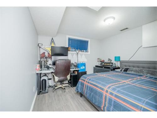 9426 76 Avenue, Grande Prairie, AB - Indoor Photo Showing Bedroom