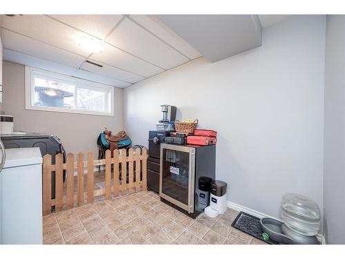 9426 76 Avenue, Grande Prairie, AB - Indoor Photo Showing Other Room