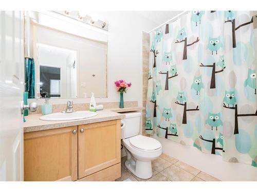 106-9810 96 Street, Grande Prairie, AB - Indoor Photo Showing Bathroom