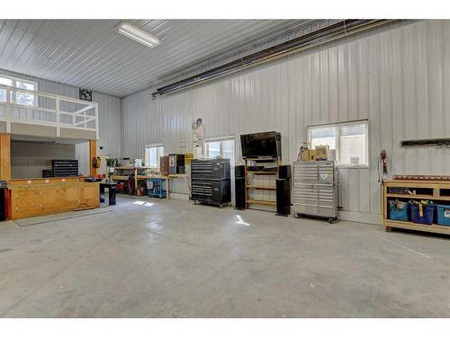 35 64009 Twp Rd 704, Rural Grande Prairie No. 1, County Of, AB - Indoor Photo Showing Garage