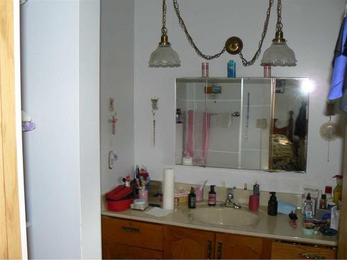 4844 57 Avenue, High Prairie, AB - Indoor Photo Showing Bathroom