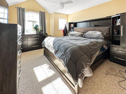 17 Pinnacle Boulevard, Grande Prairie, AB - Indoor Photo Showing Bedroom
